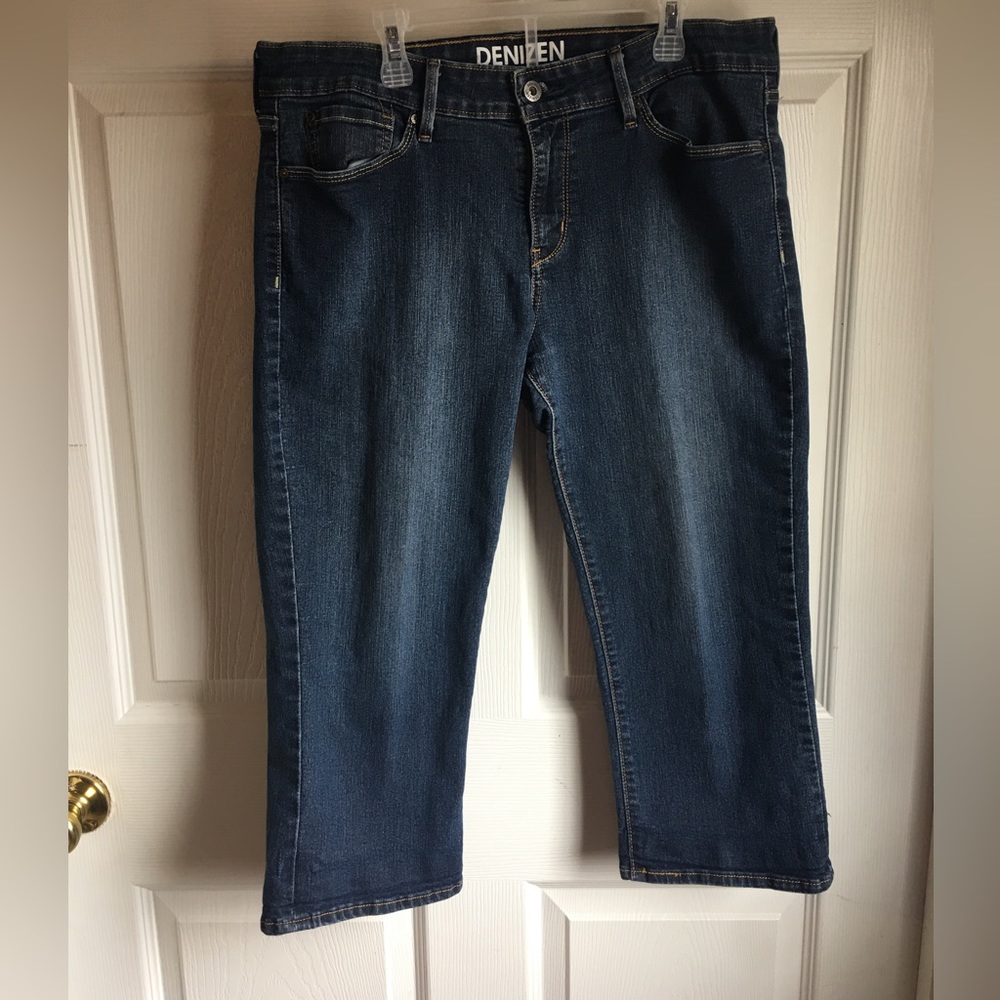 Denizen from Levi’s Denim Capri jeans size 12